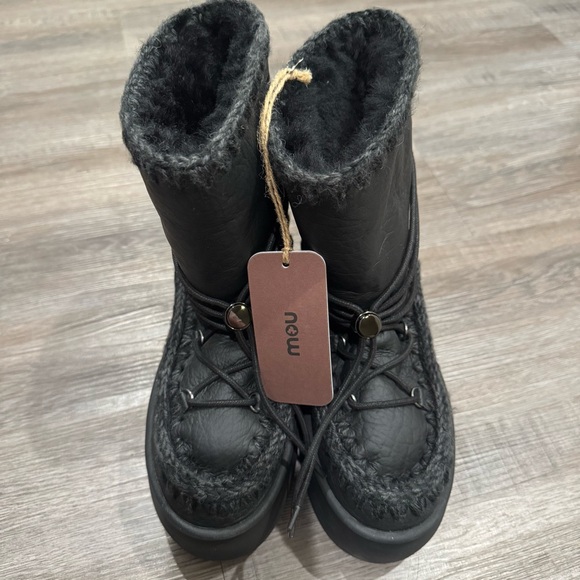 MOU Chunky Heeled Lace Up Adjustable Black Suede Shearling Lined Boots - Picture 1 of 15